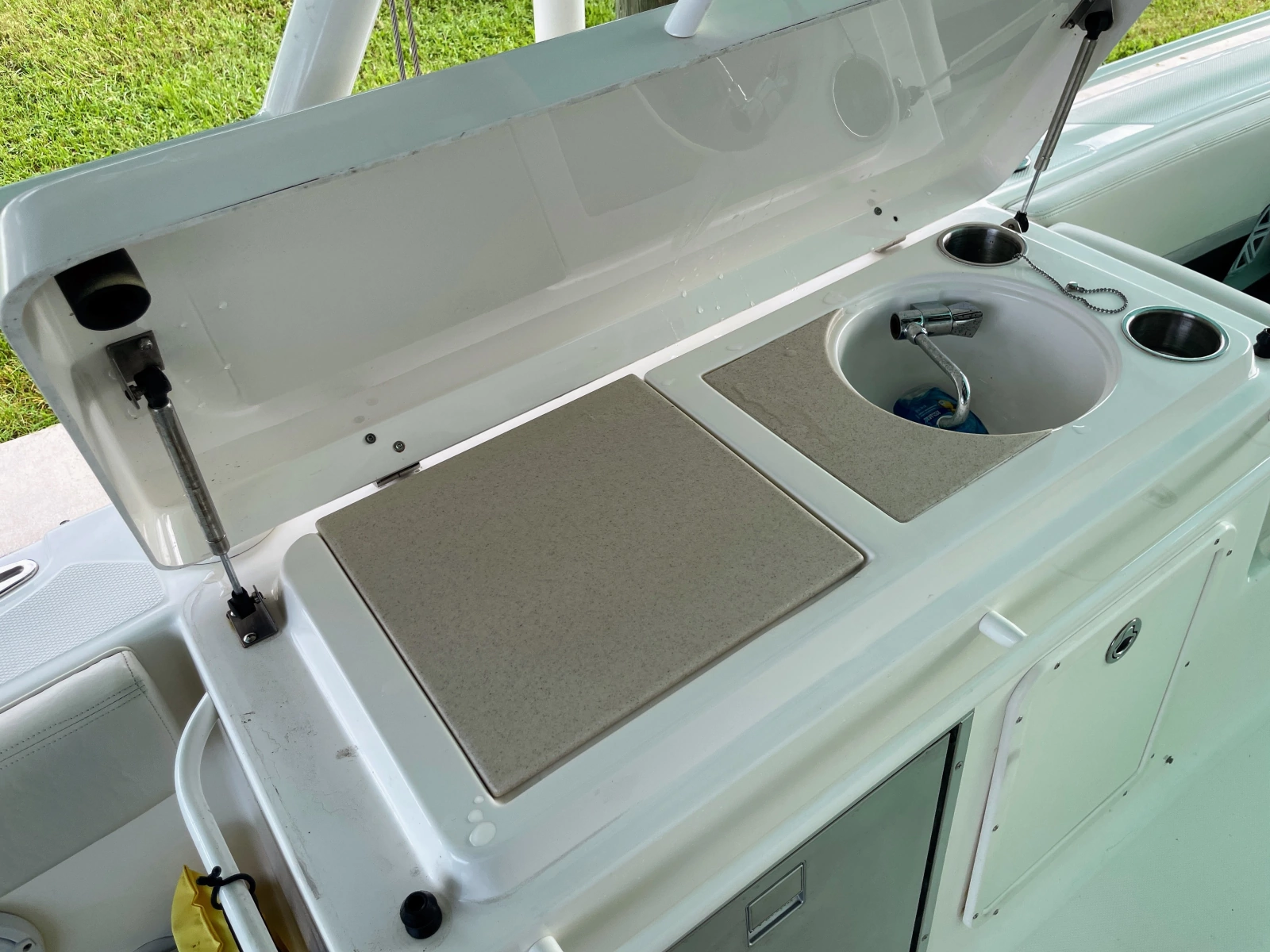 2013 Wellcraft 30 Scarab Sport