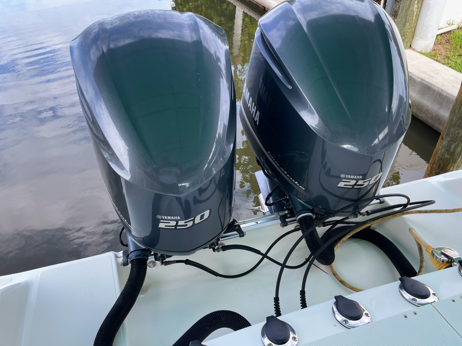2013 Wellcraft 30 Scarab Sport