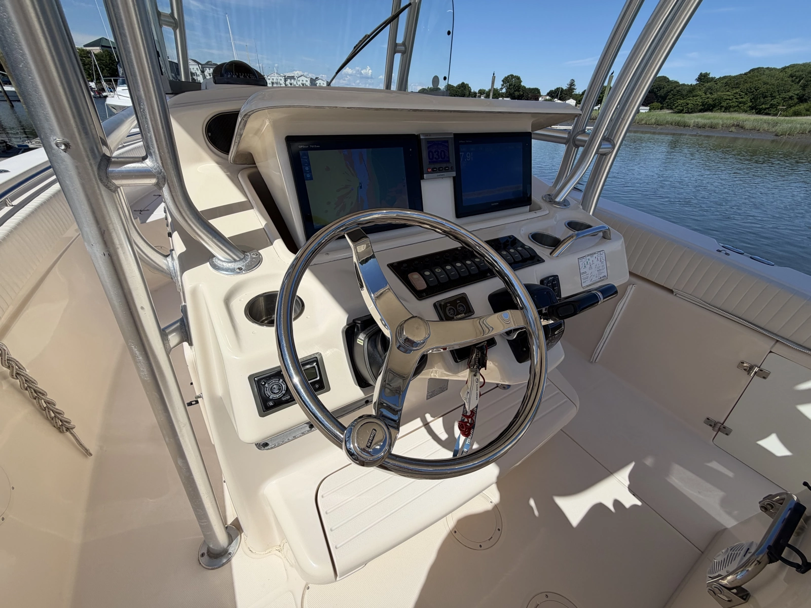 2011 Grady-White 306 Canyon
