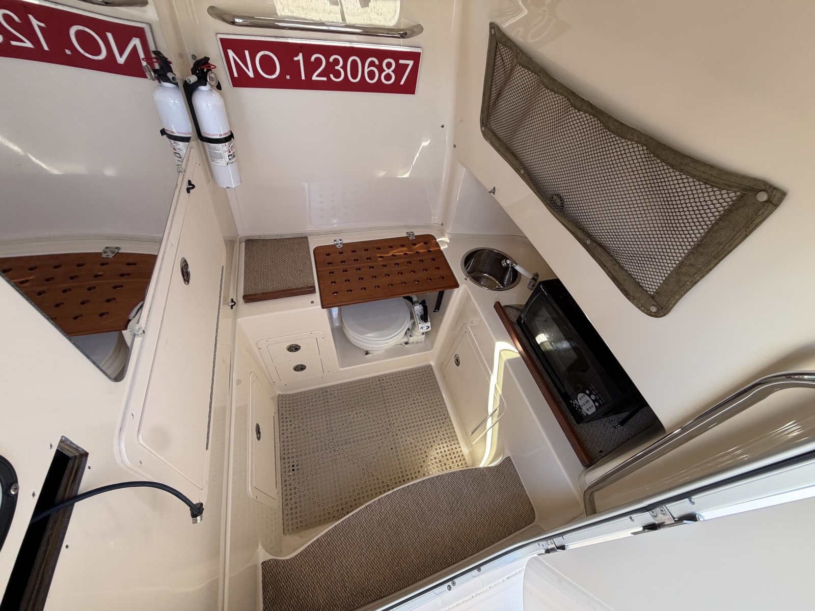 2011 Grady-White 306 Canyon
