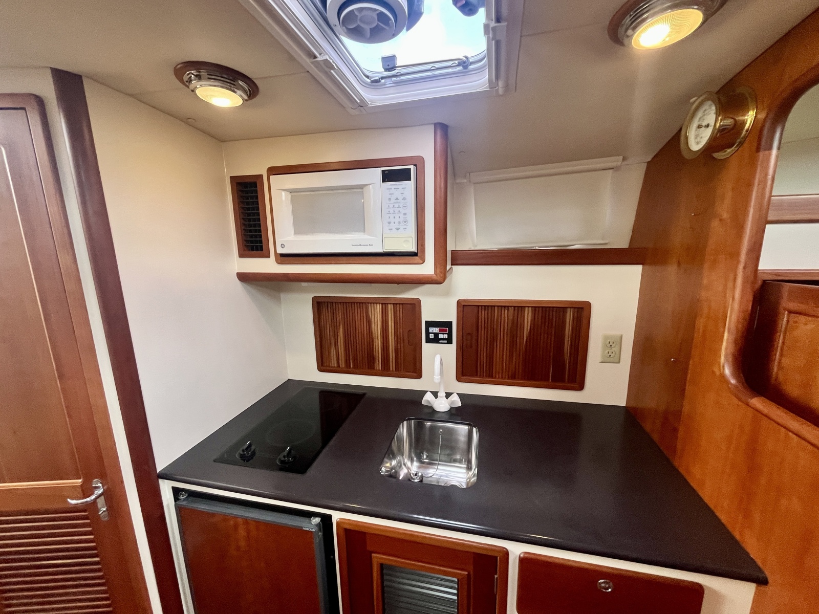 2001 Little Harbor Whisper Jet 38 Prop