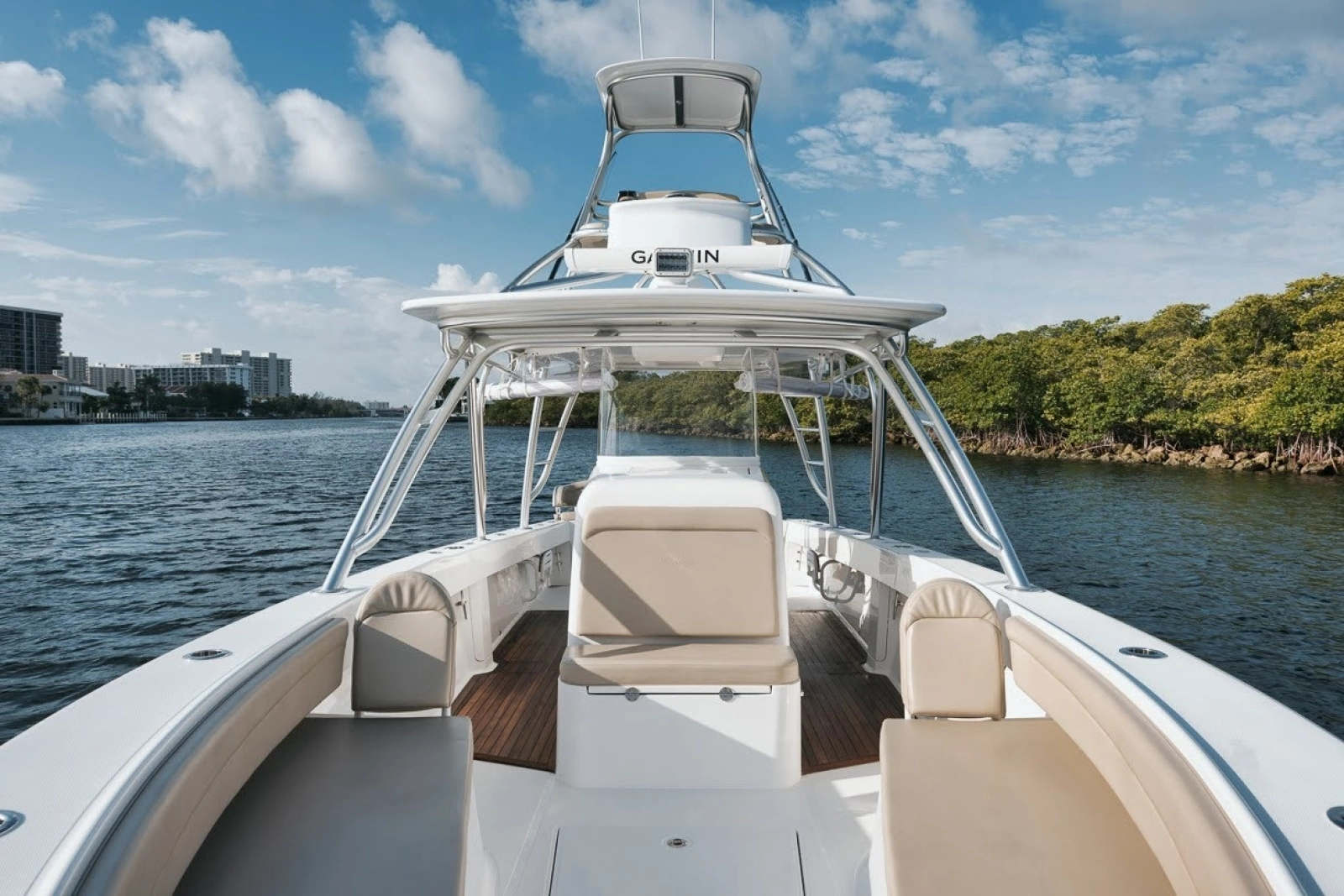 2017 Bahama 37