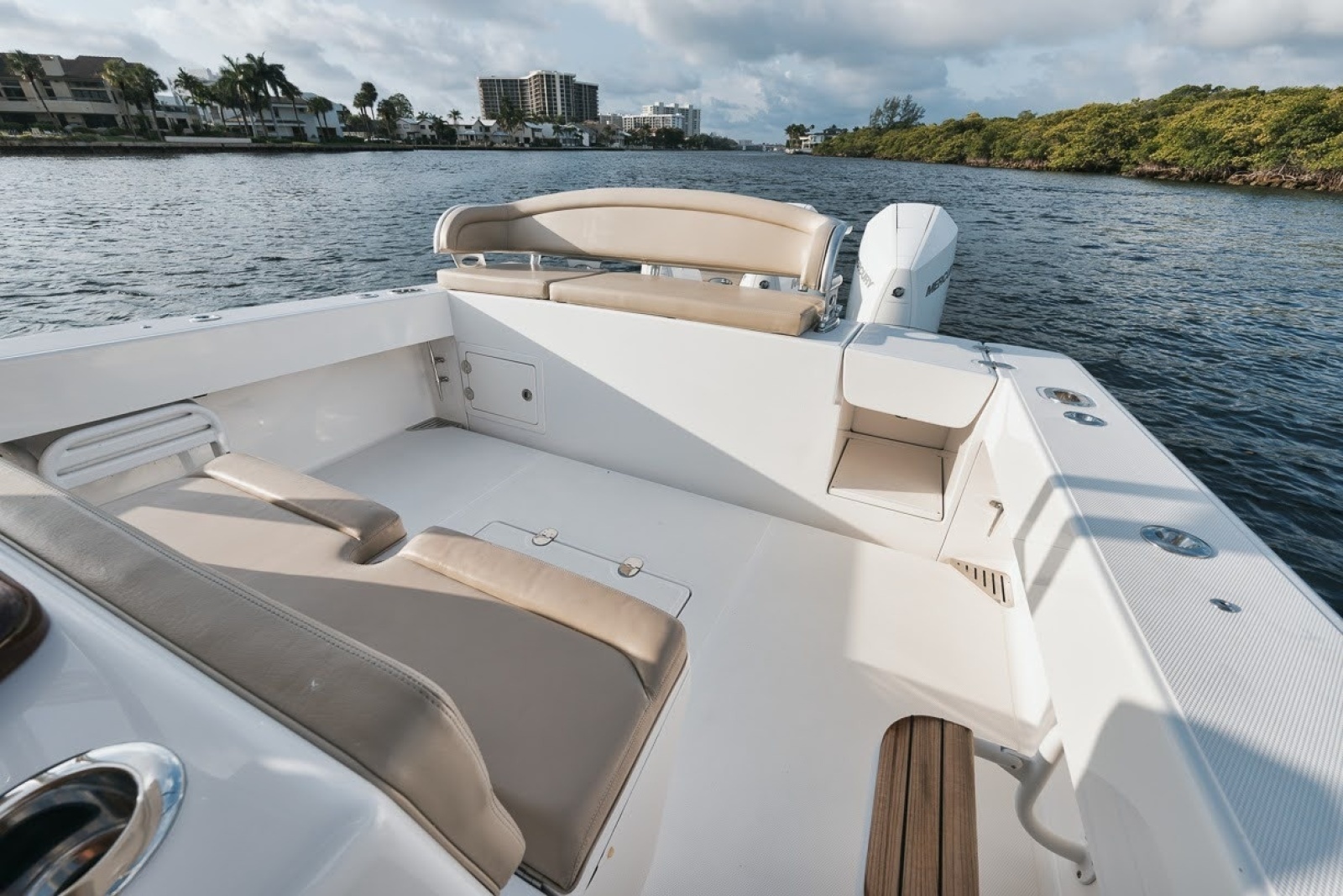 2017 Bahama 37