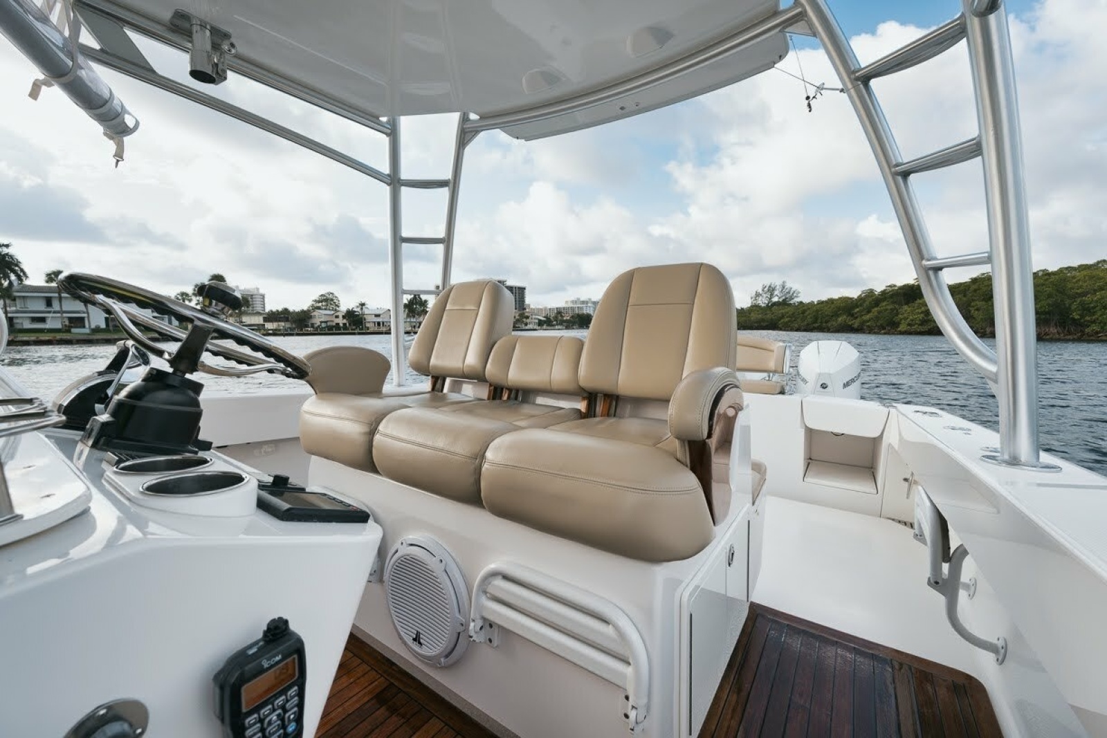 2017 Bahama 37