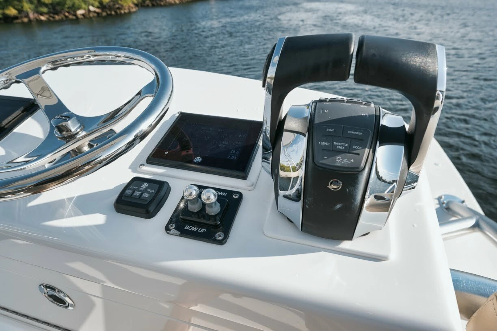 2017 Bahama 37