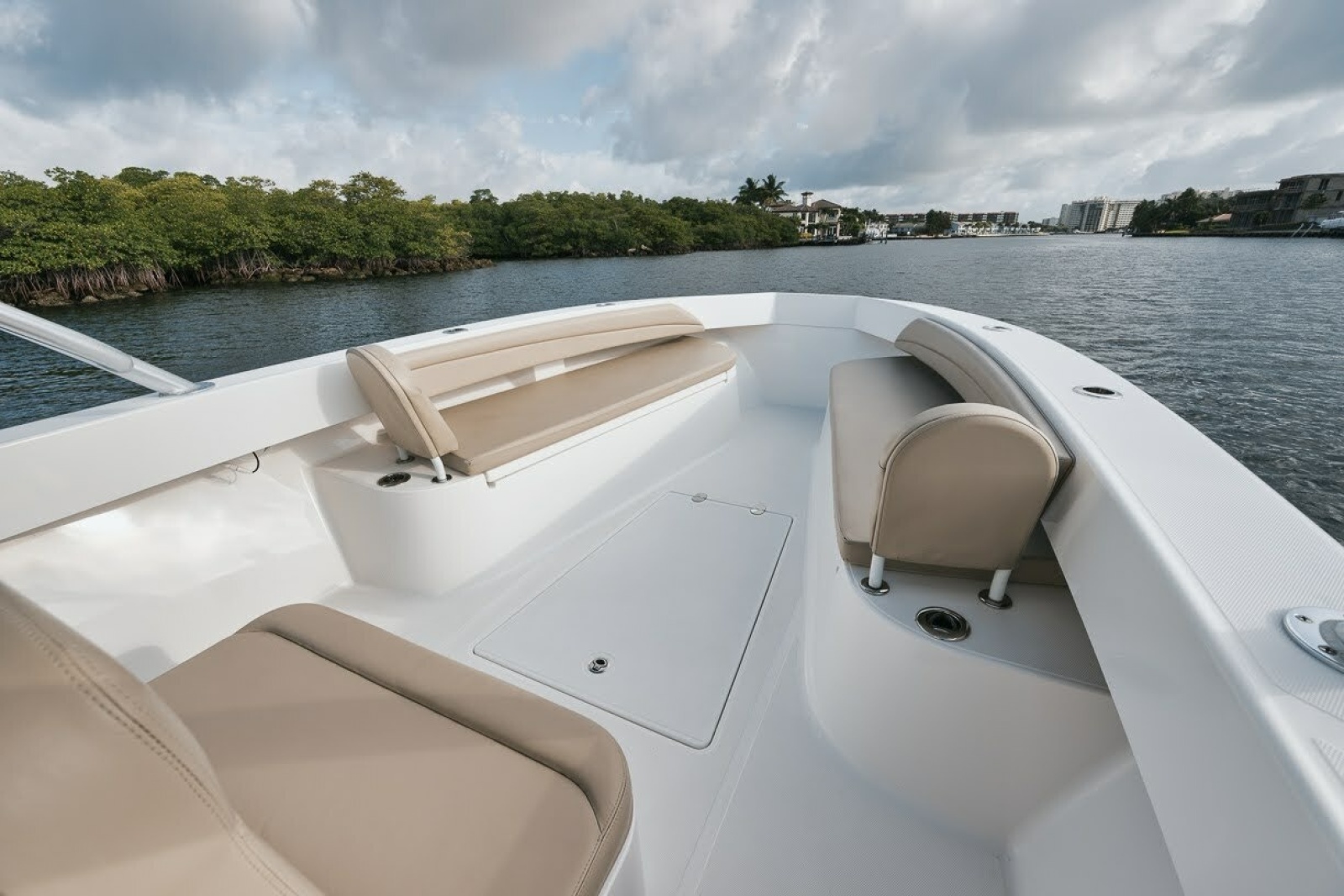 2017 Bahama 37
