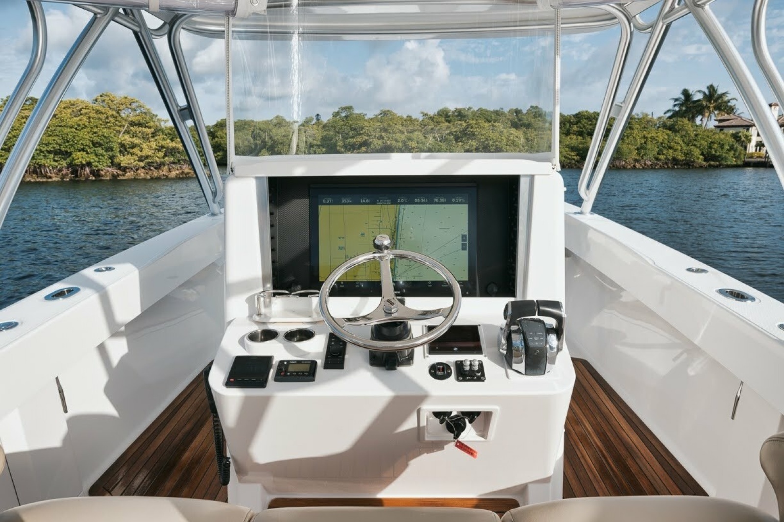 2017 Bahama 37