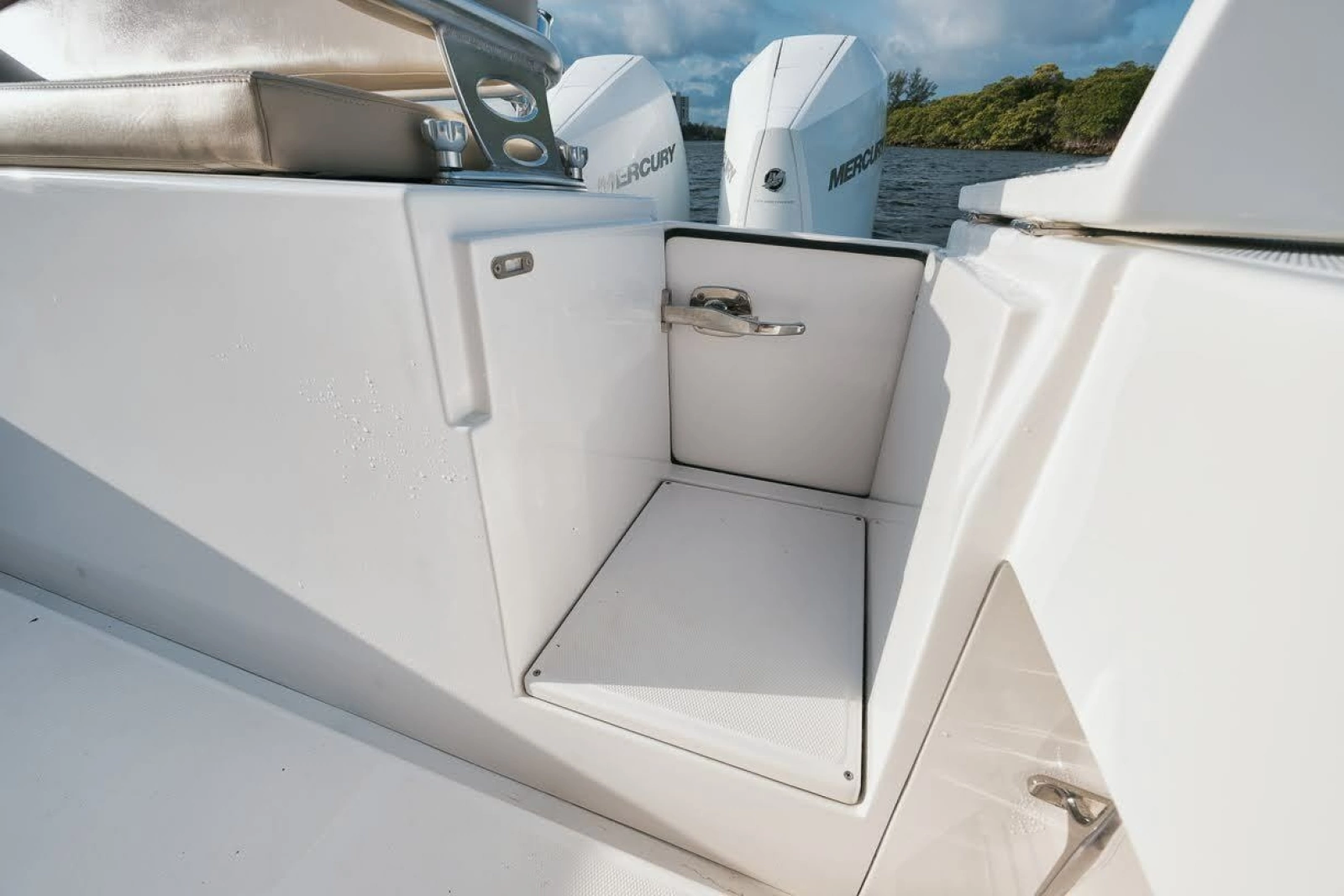 2017 Bahama 37