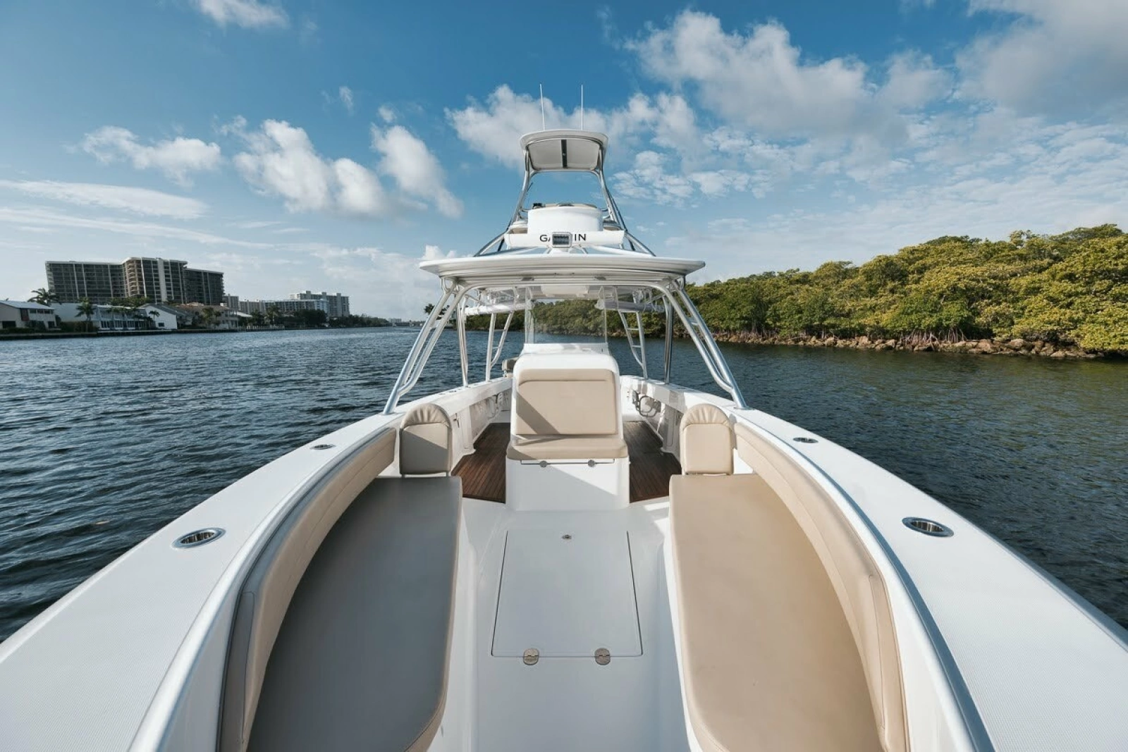 2017 Bahama 37