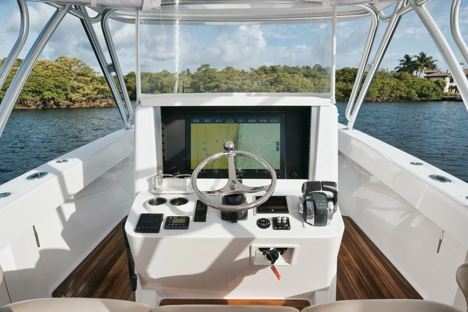 2017 Bahama 37