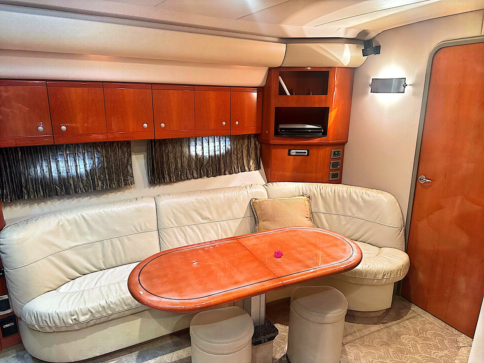 2006 Formula 48 Sport Yacht