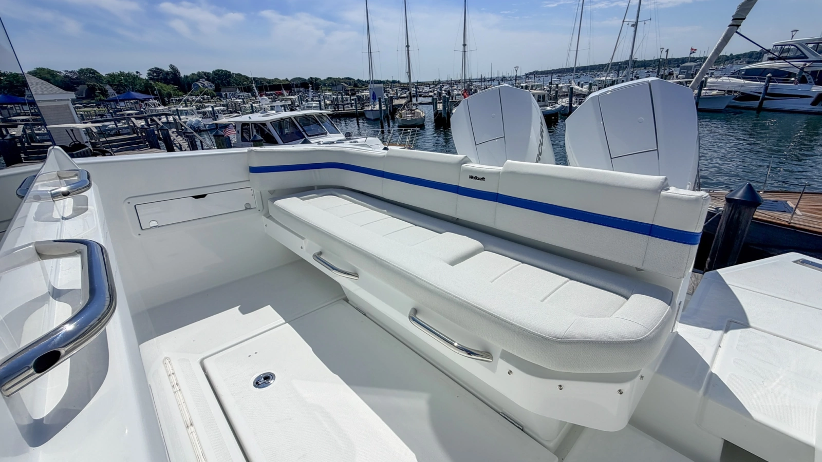 2027 Wellcraft 28 Explorer