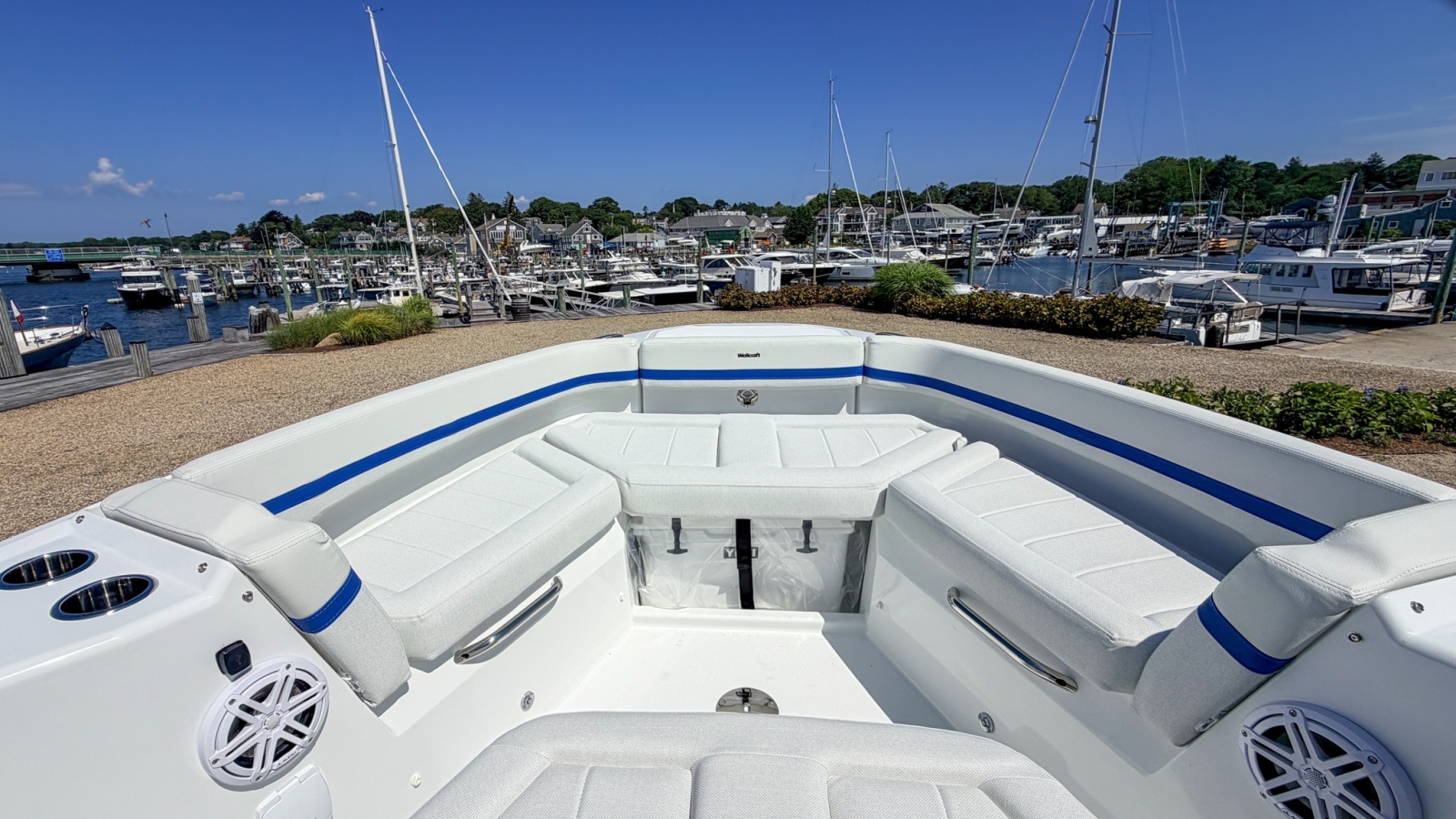 2027 Wellcraft 28 Explorer