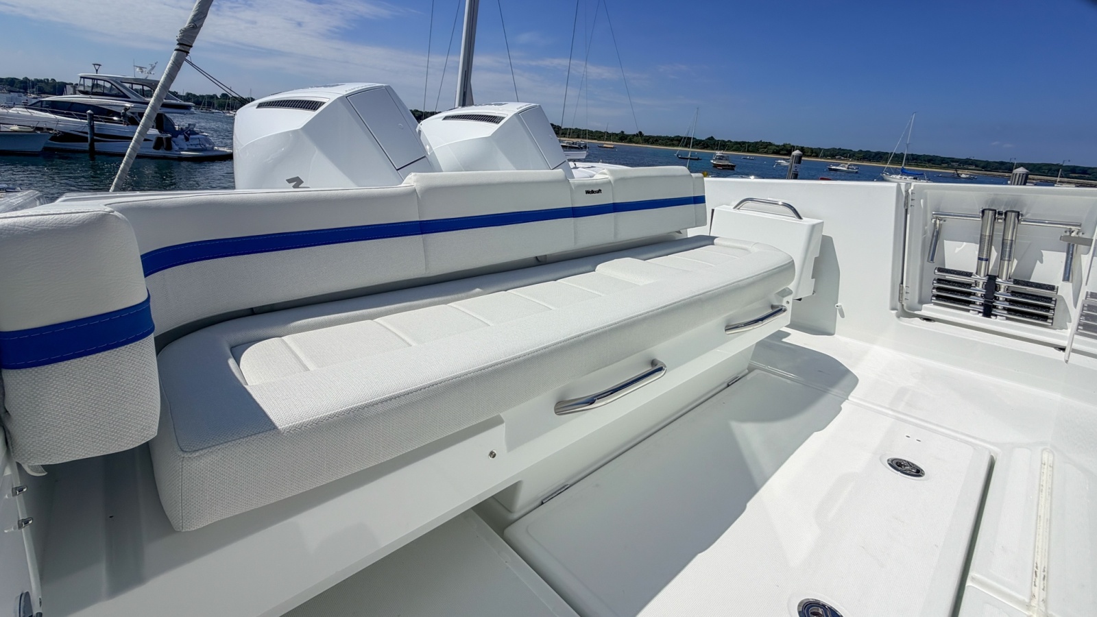2027 Wellcraft 28 Explorer