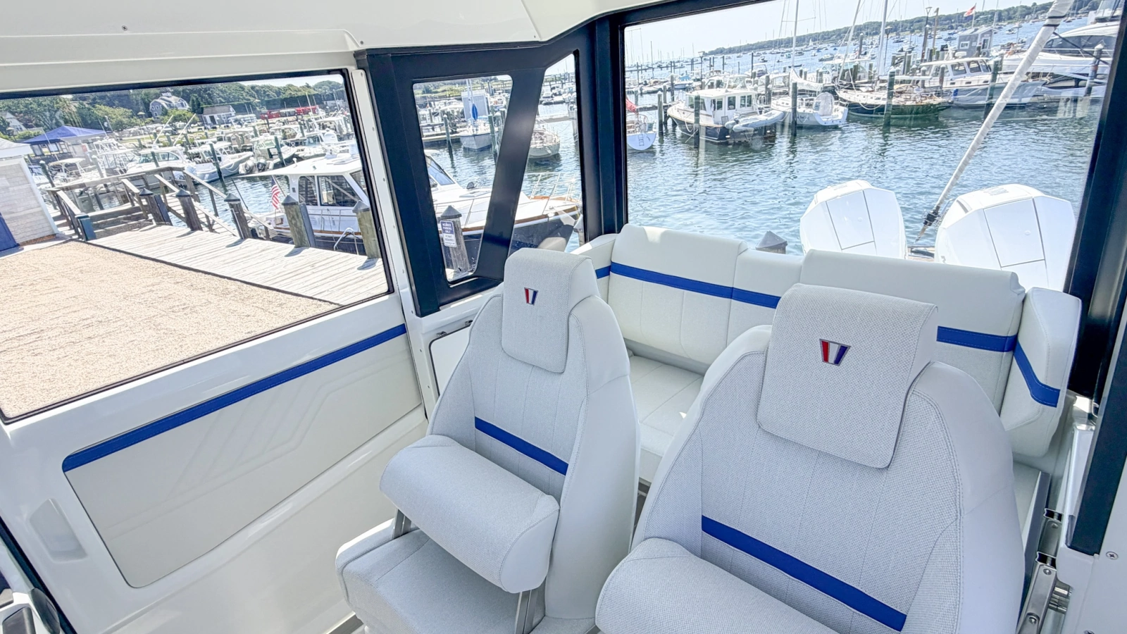 2027 Wellcraft 28 Explorer