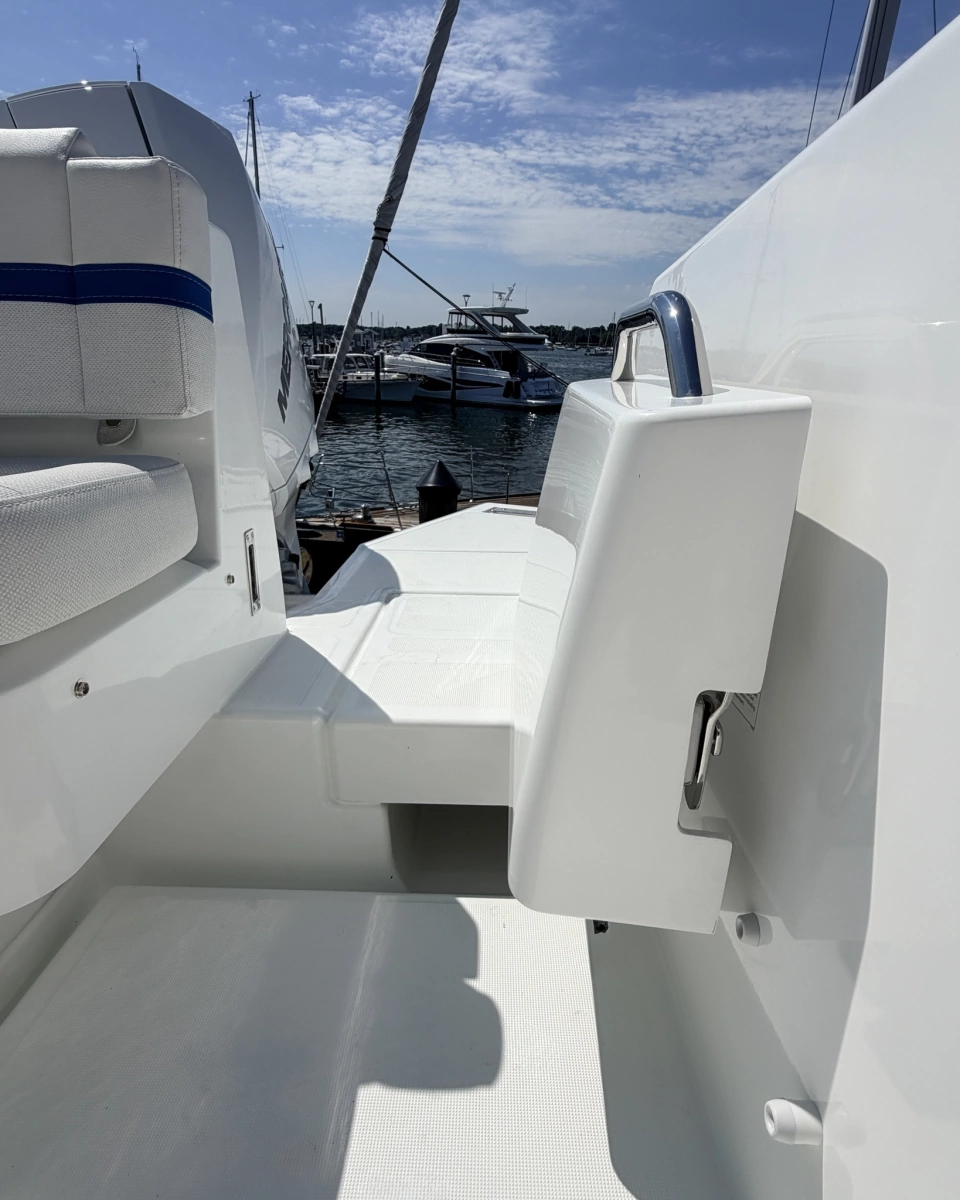 2027 Wellcraft 28 Explorer
