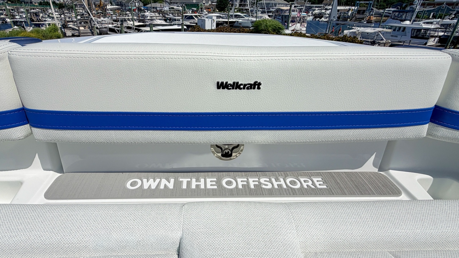 2027 Wellcraft 28 Explorer