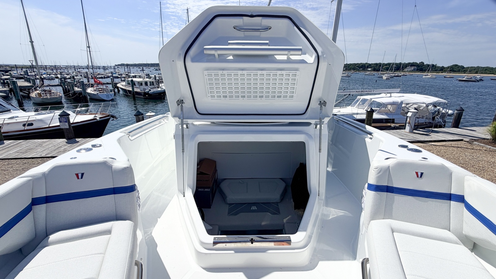 2027 Wellcraft 28 Explorer