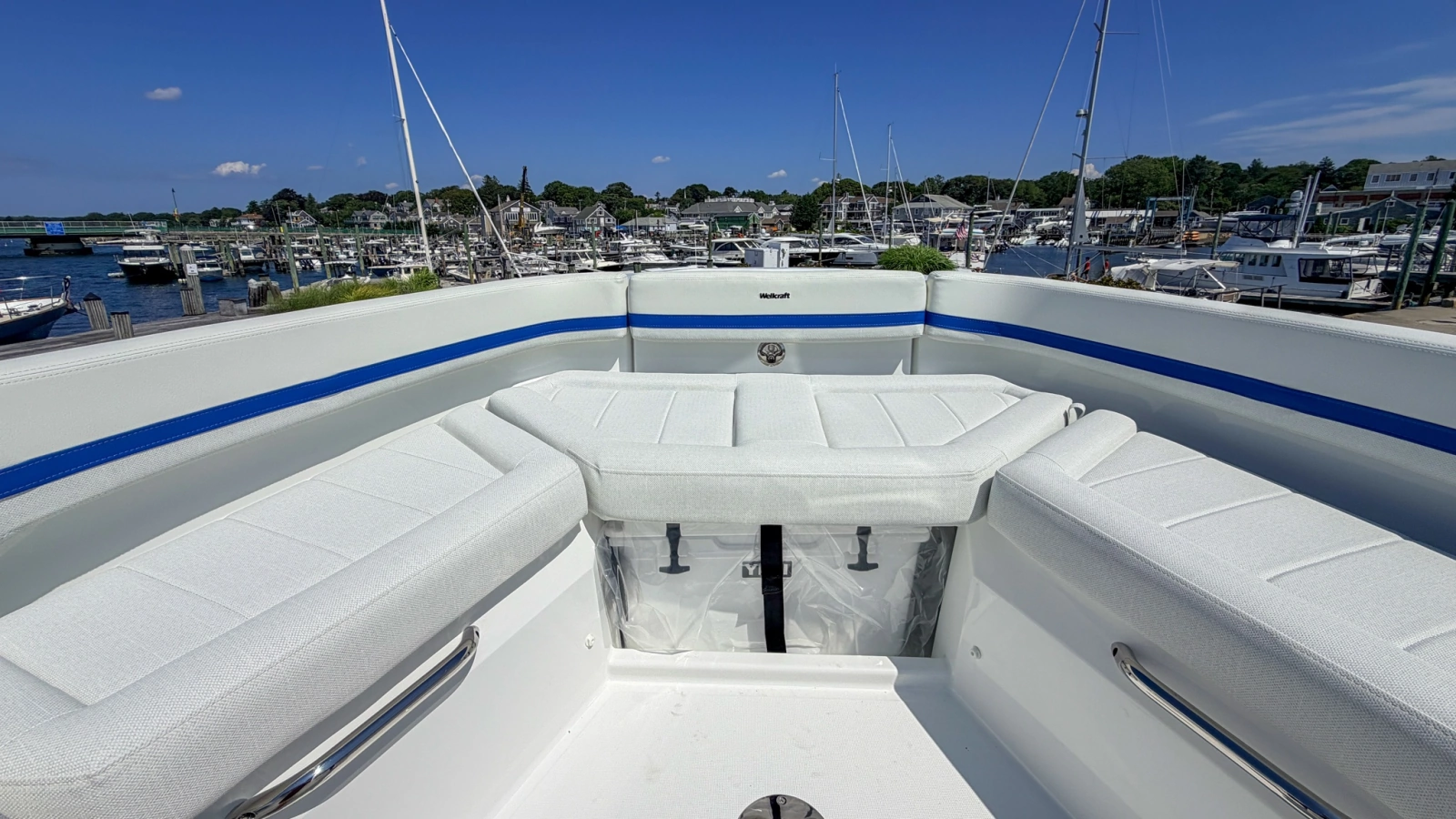2027 Wellcraft 28 Explorer