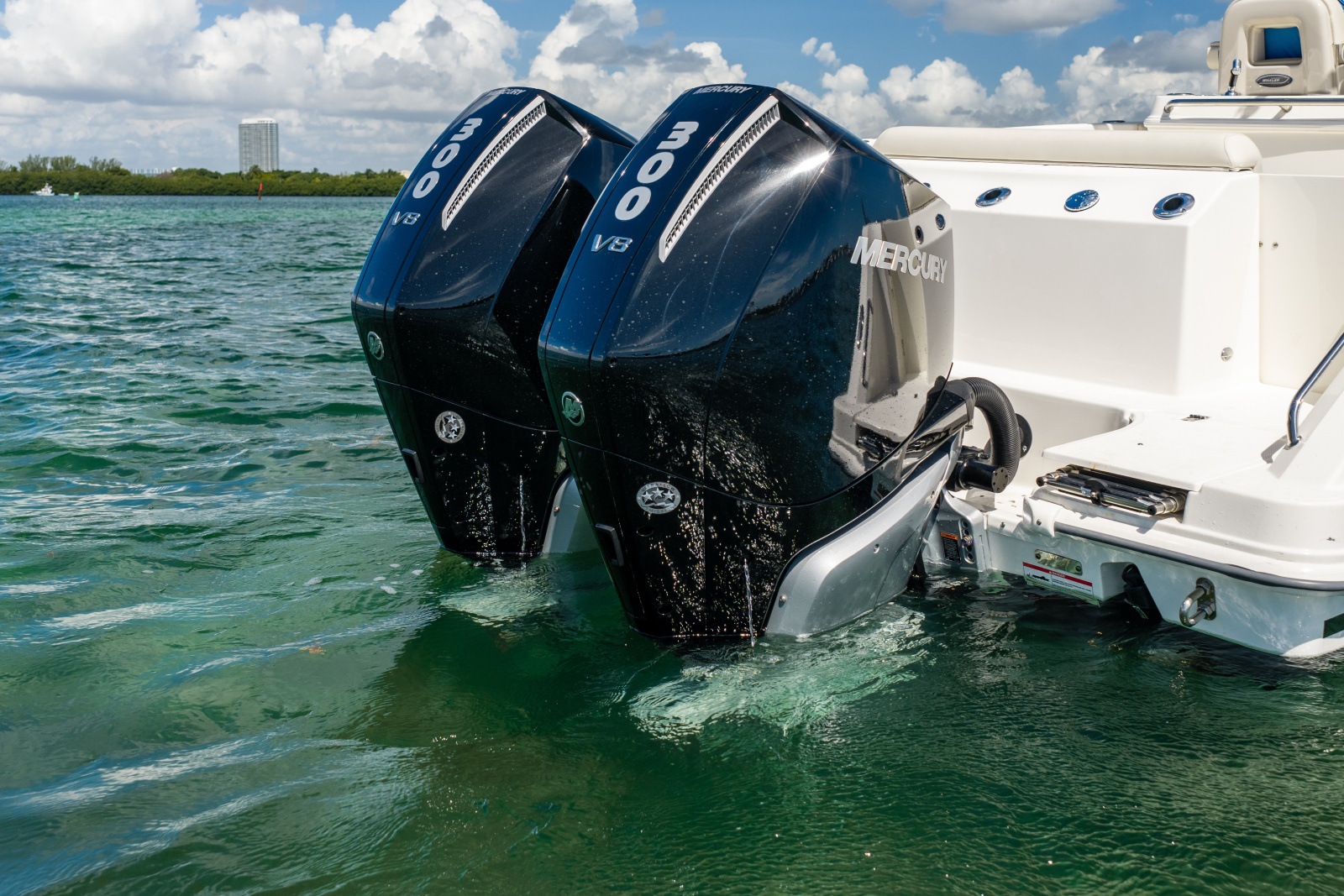 2024 Boston Whaler 280 Outrage