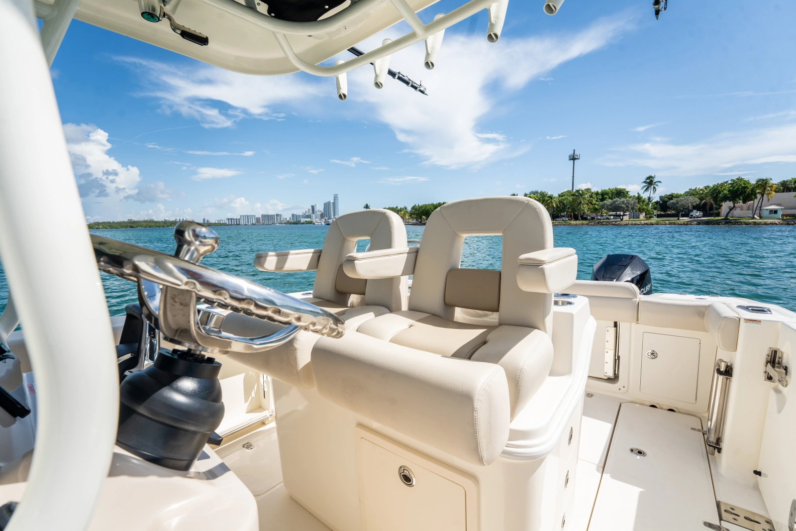 2024 Boston Whaler 280 Outrage