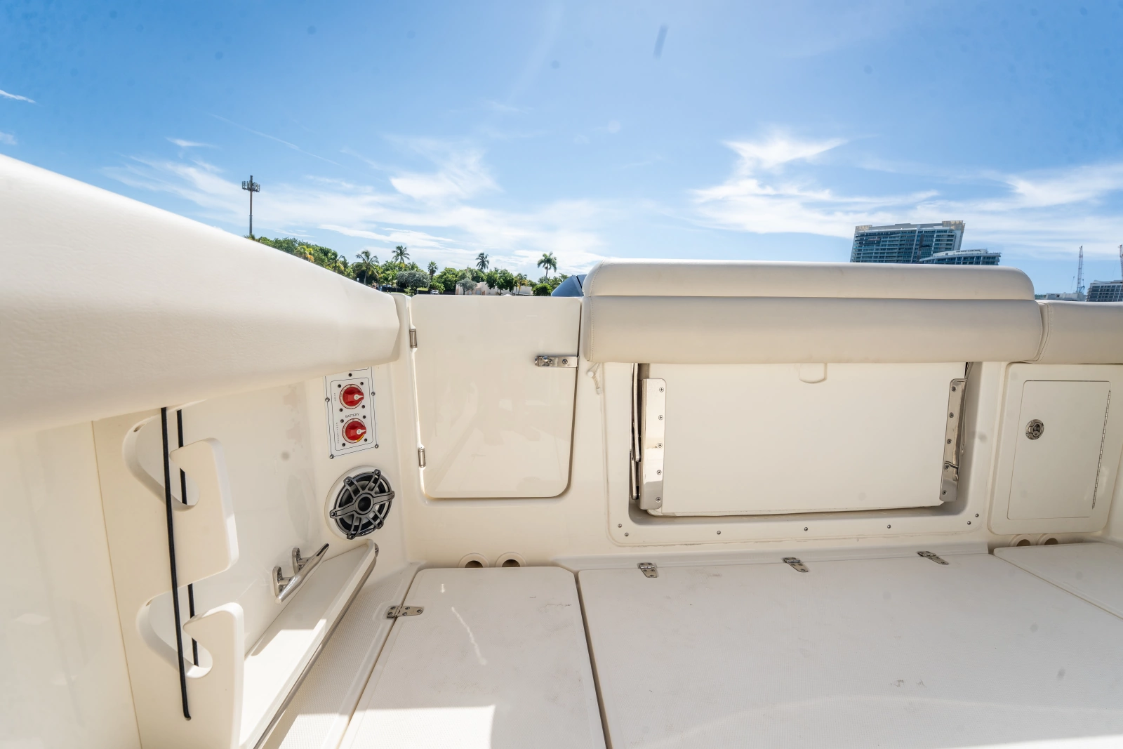 2024 Boston Whaler 280 Outrage