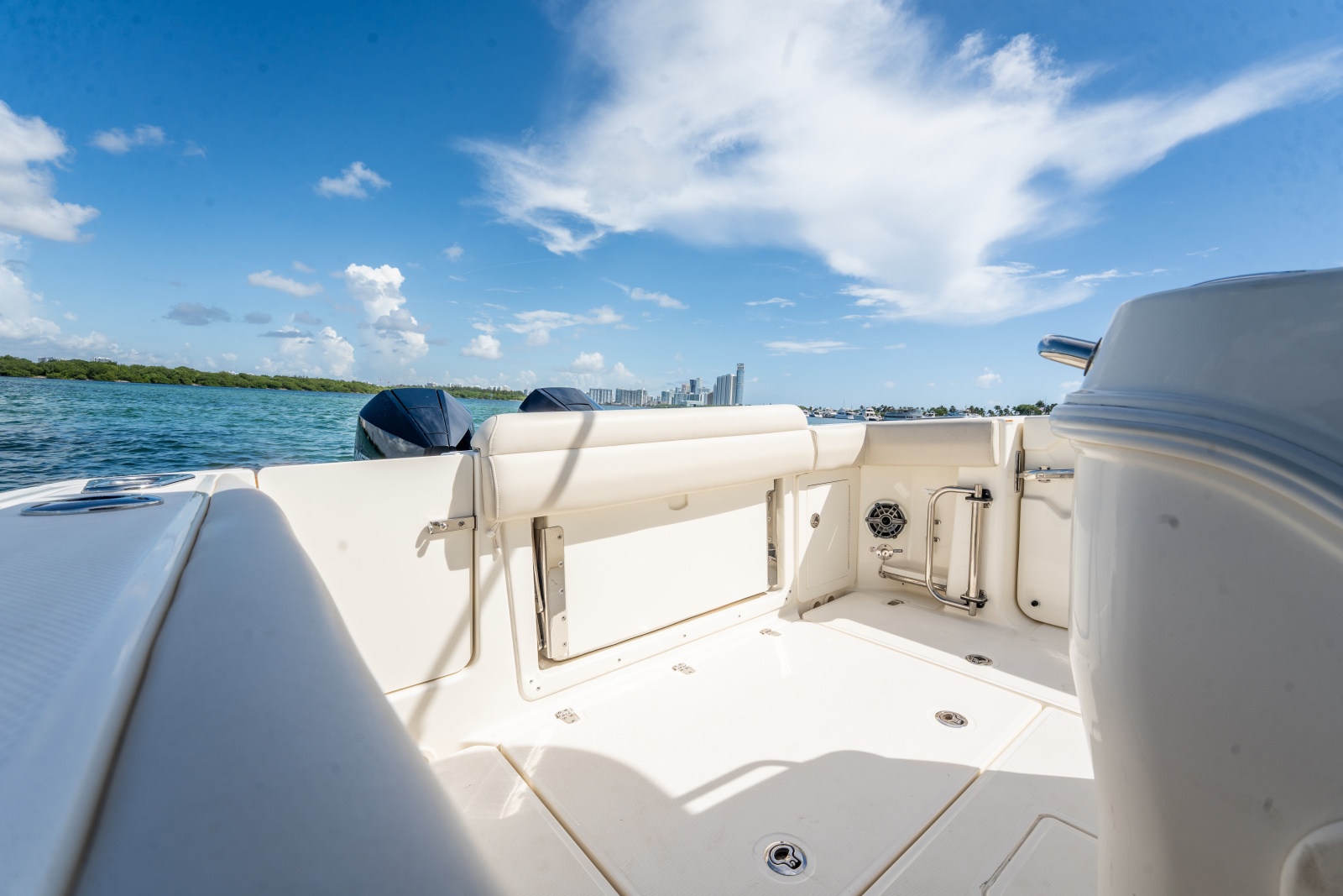 2024 Boston Whaler 280 Outrage