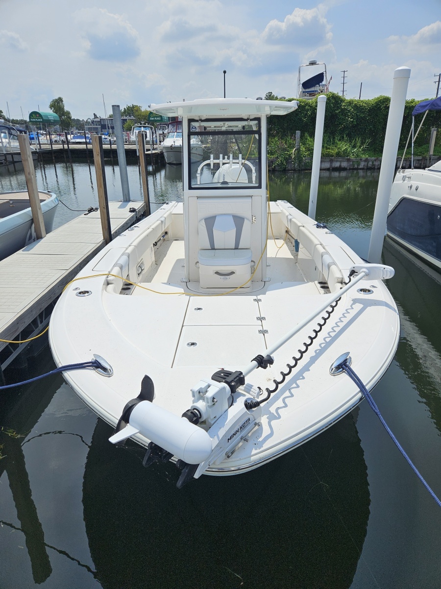 2023 Robalo 266 Cayman
