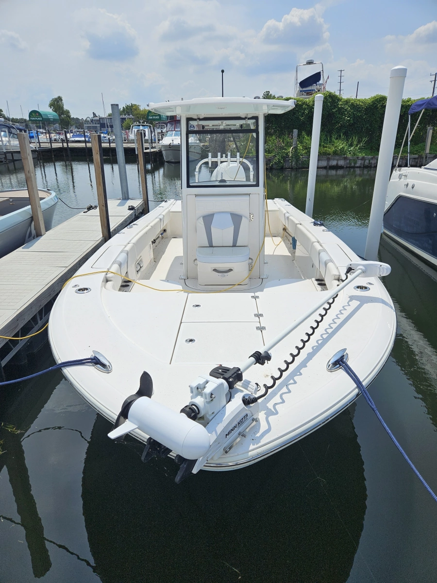 2023 Robalo 266 Cayman