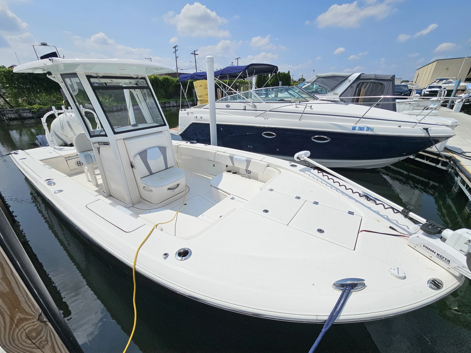 2023 Robalo 266 Cayman