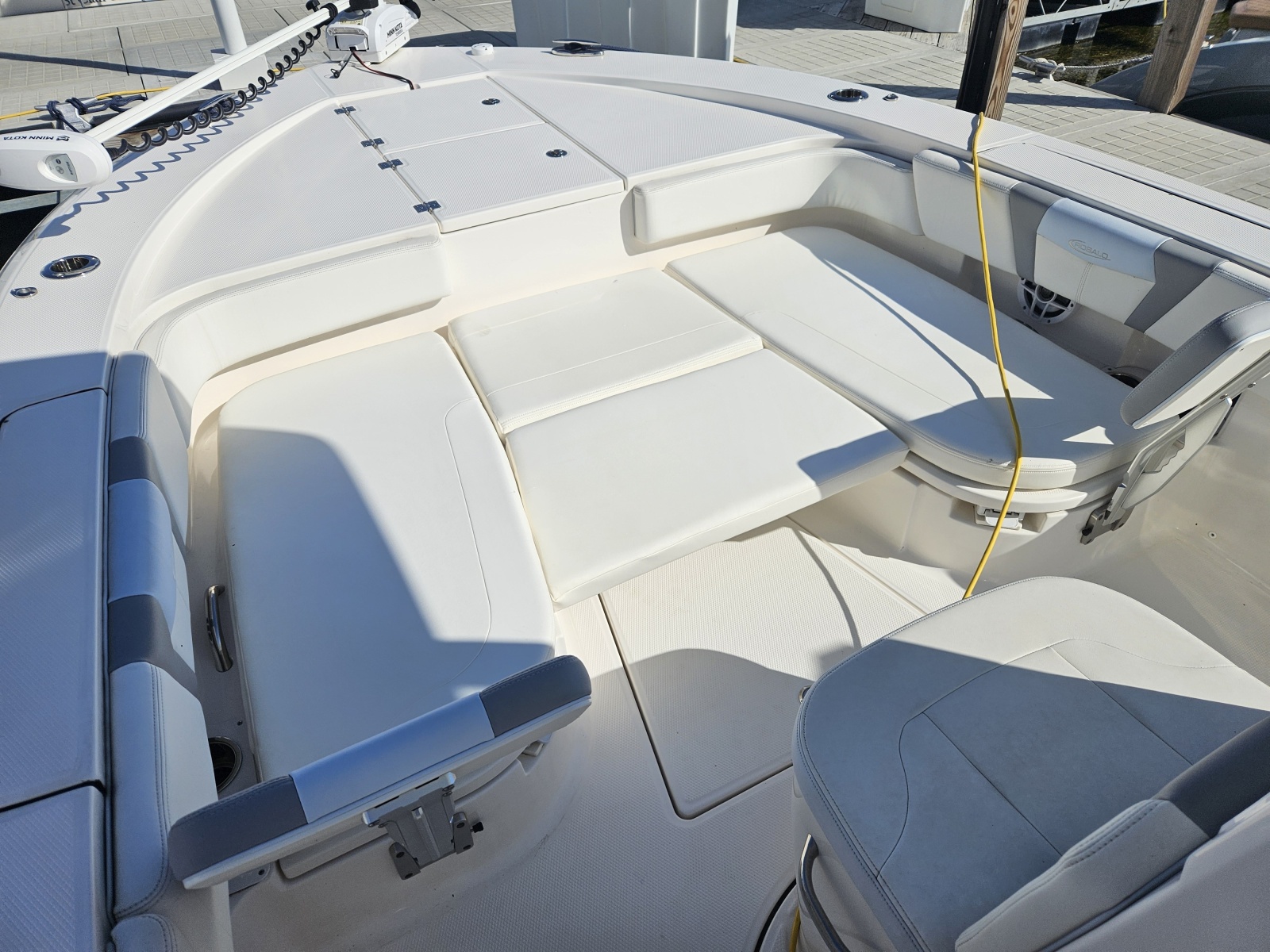 2023 Robalo 266 Cayman