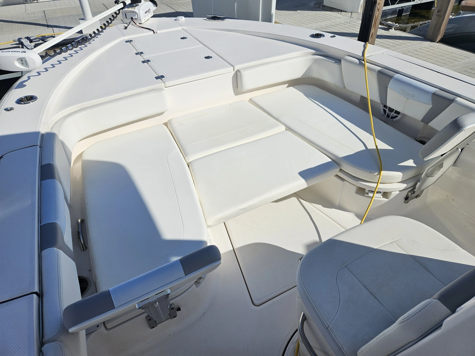 2023 Robalo 266 Cayman