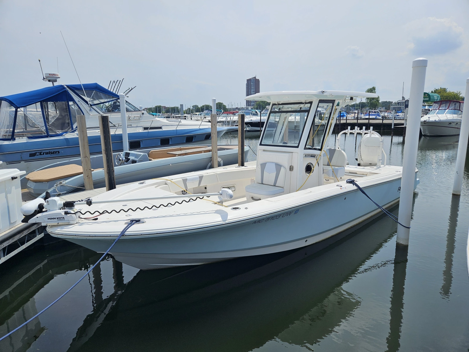 2023 Robalo 266 Cayman