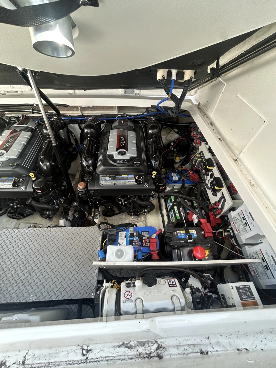 2023 Sea Ray Sundancer 320
