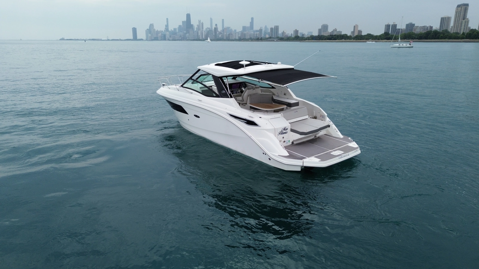 2023 Sea Ray Sundancer 320