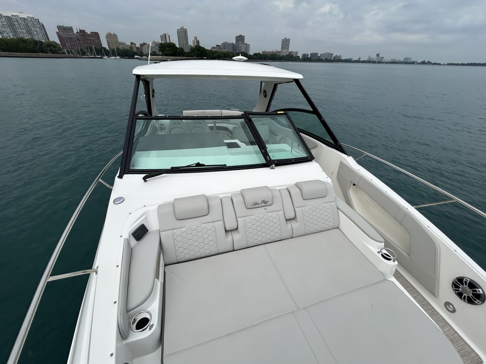 2023 Sea Ray Sundancer 320