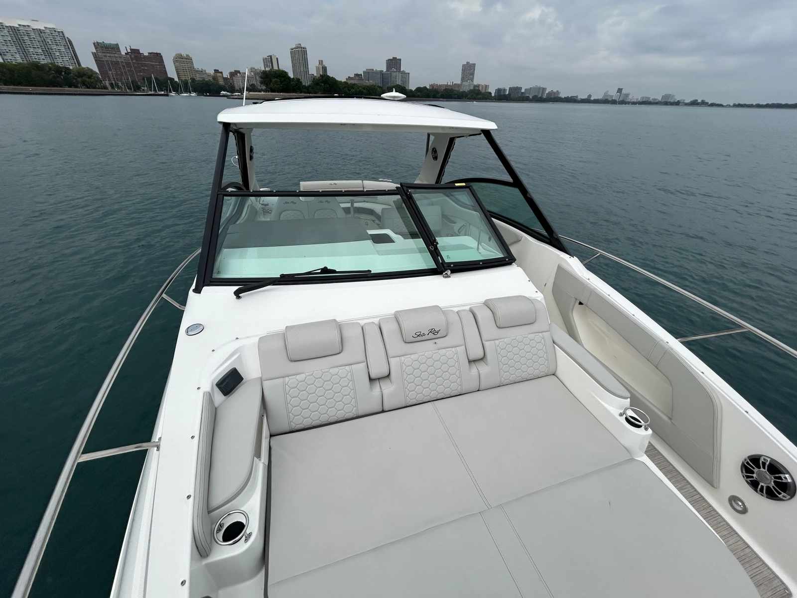 2023 Sea Ray Sundancer 320