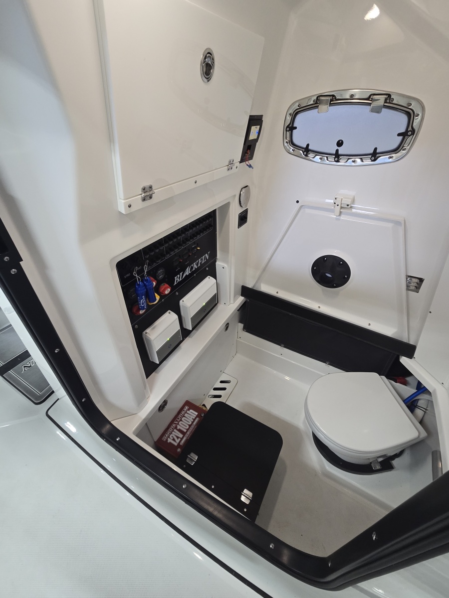 2023 Blackfin 272 CC
