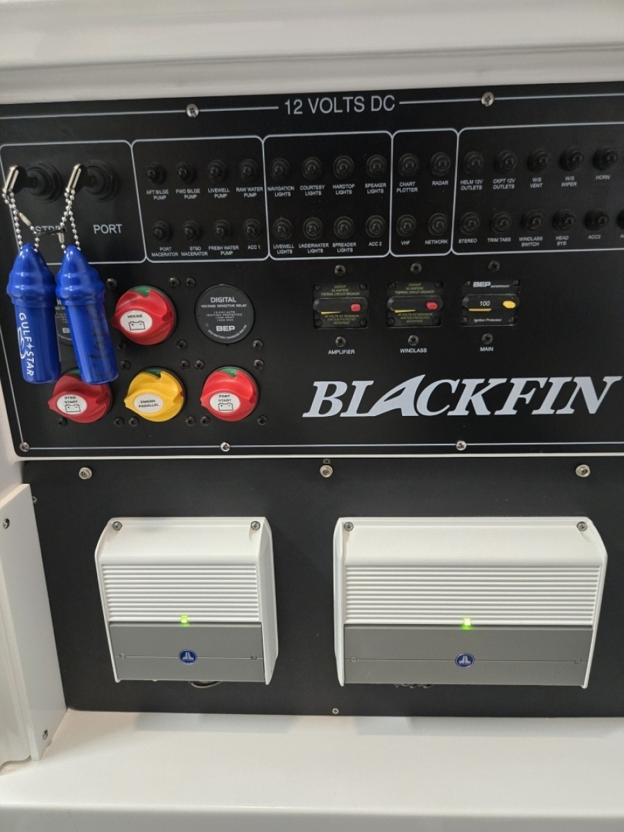2023 Blackfin 272 CC