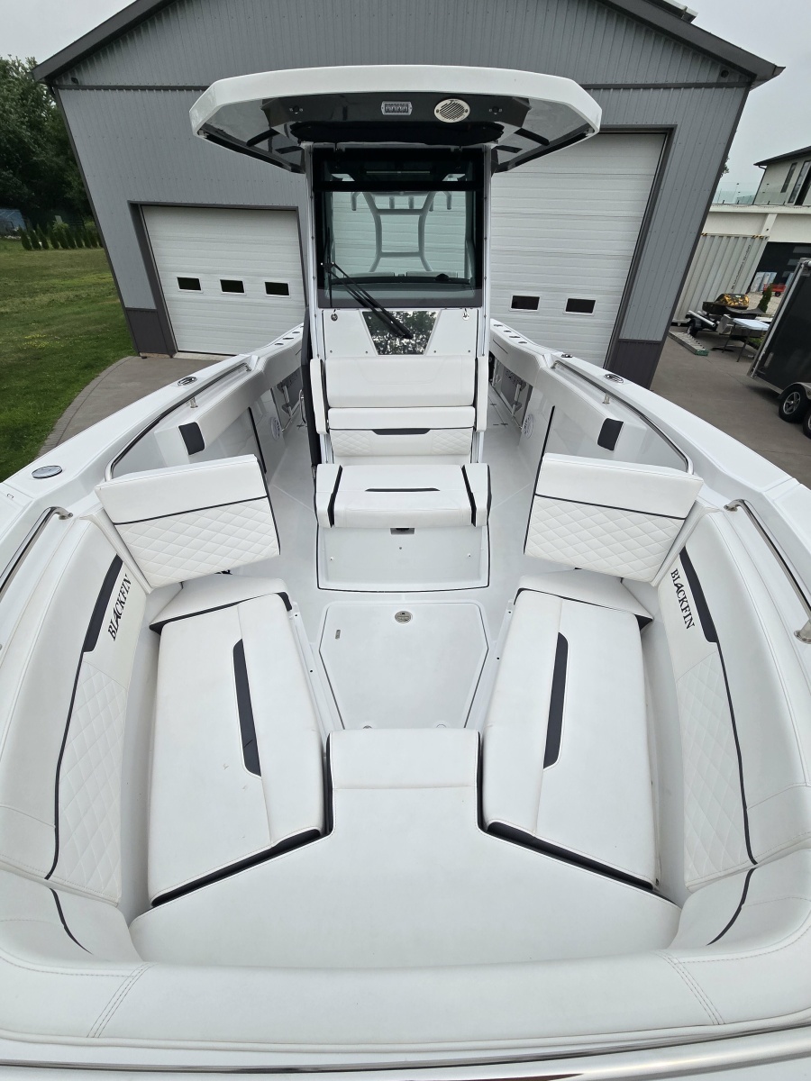 2023 Blackfin 272 CC