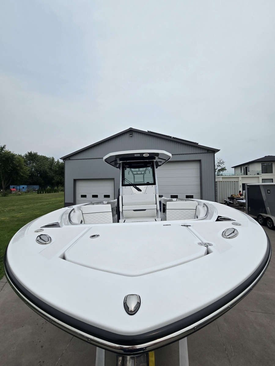 2023 Blackfin 272 CC