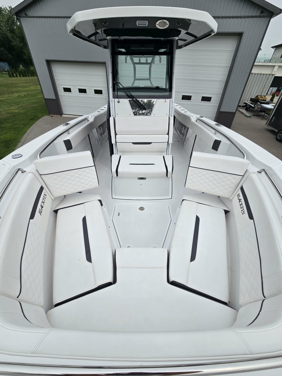 2023 Blackfin 272 CC