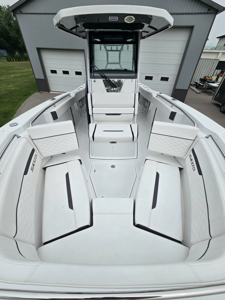 2023 Blackfin 272 CC