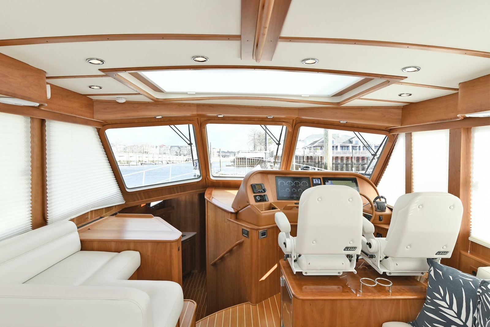 2021 Sabre 48 Salon Express