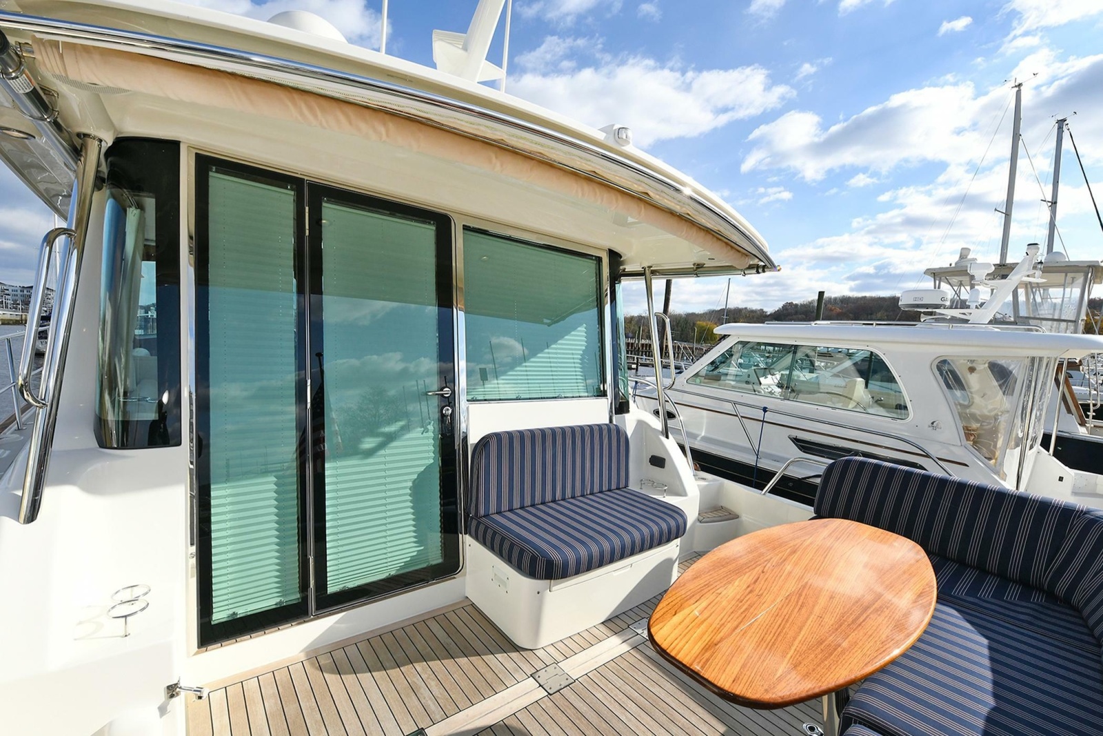 2021 Sabre 48 Salon Express