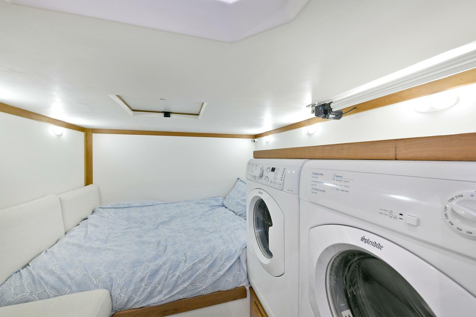 2021 Sabre 48 Salon Express
