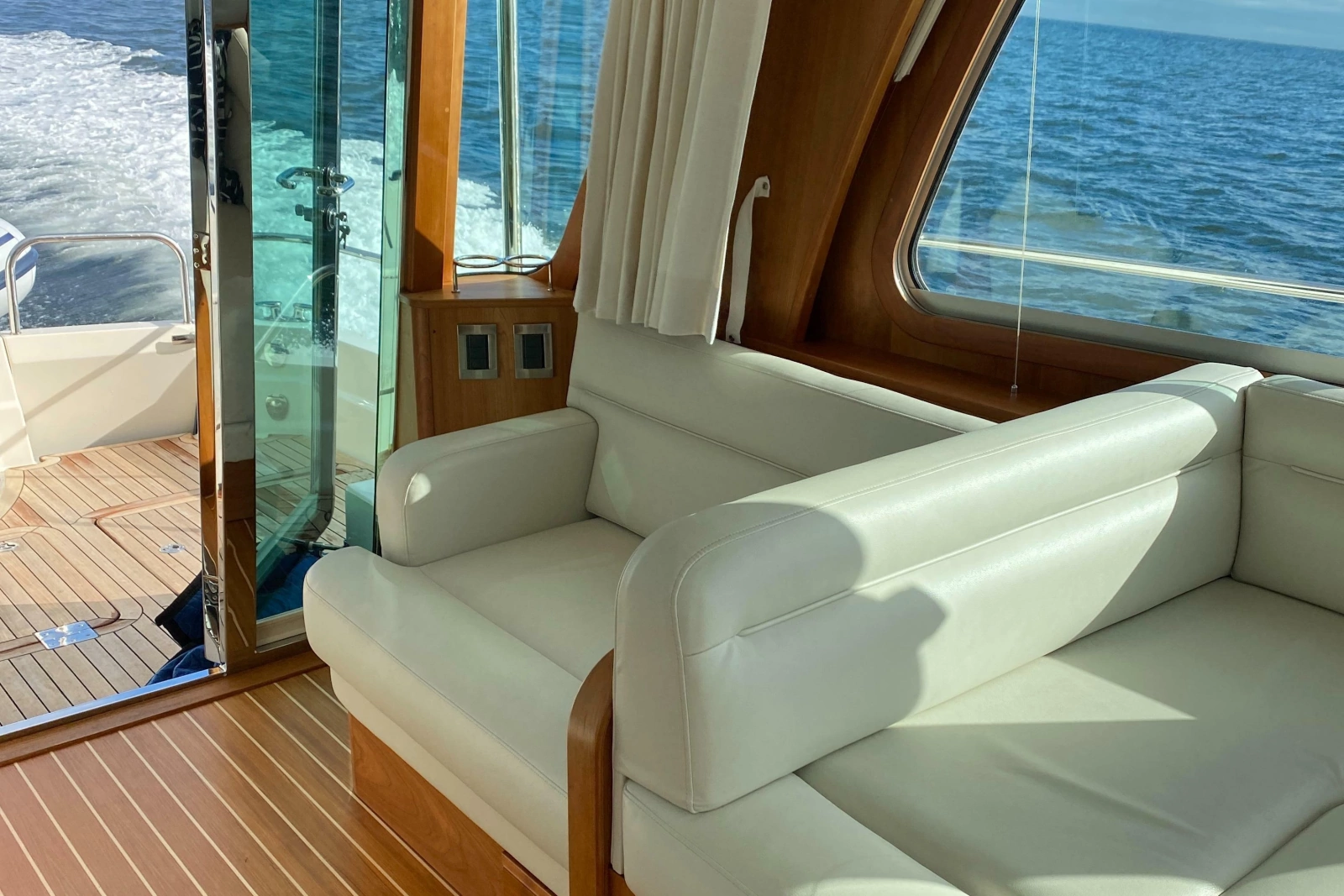 2021 Sabre 48 Salon Express