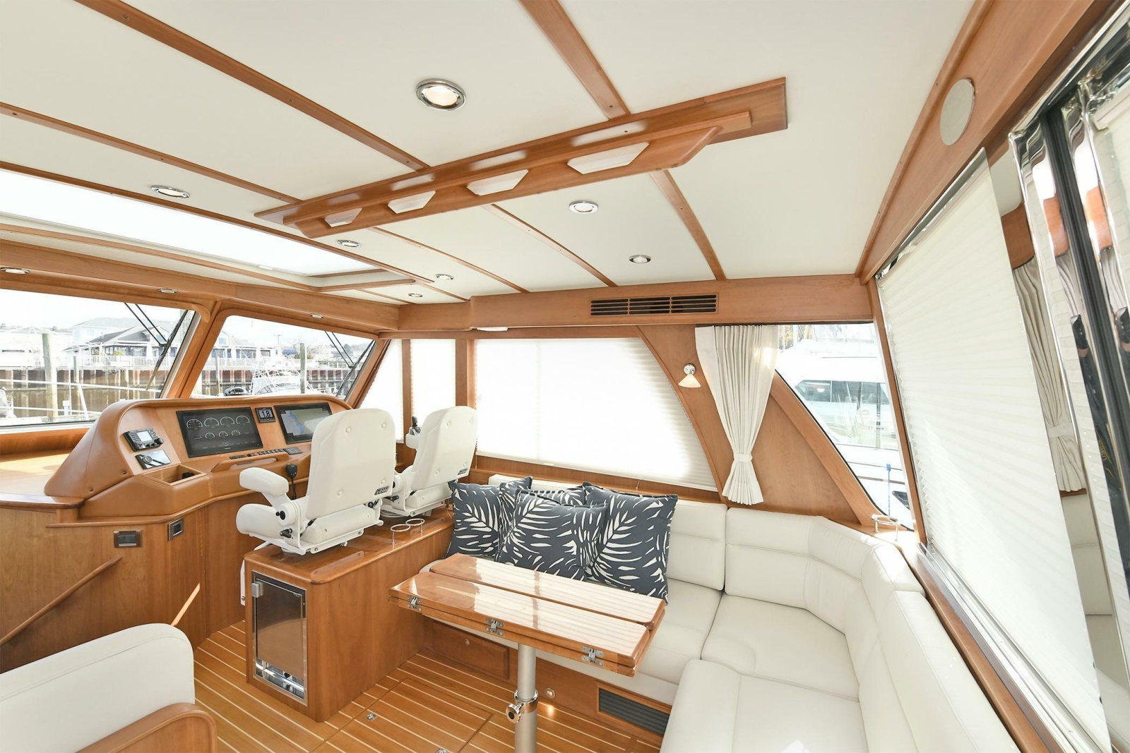 2021 Sabre 48 Salon Express