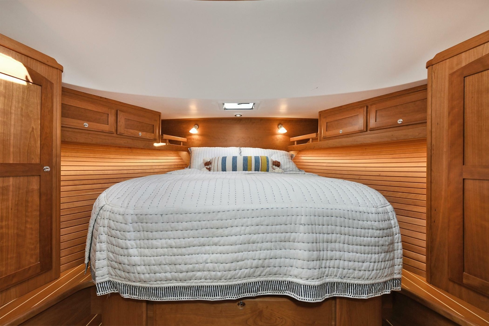 2021 Sabre 48 Salon Express