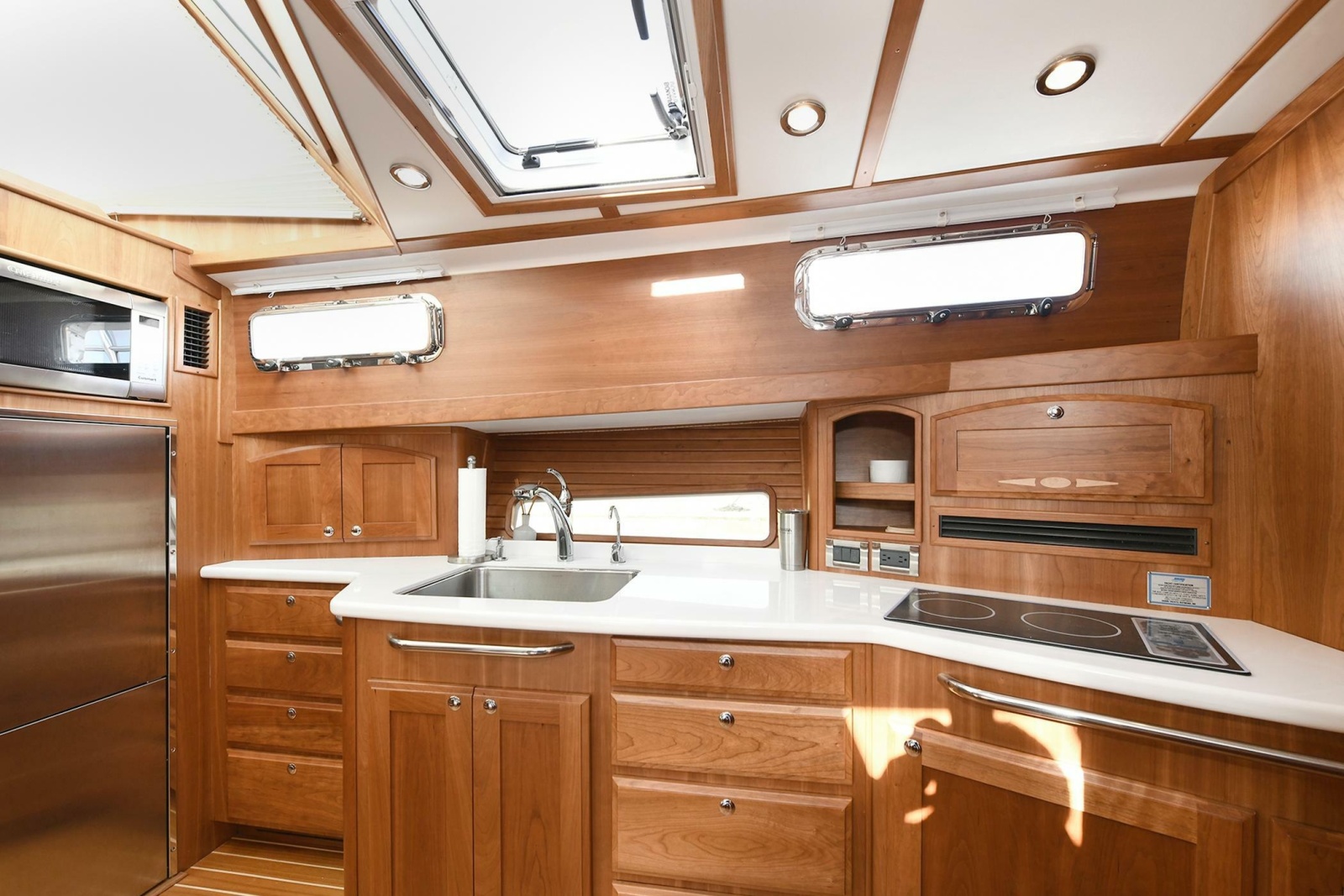 2021 Sabre 48 Salon Express